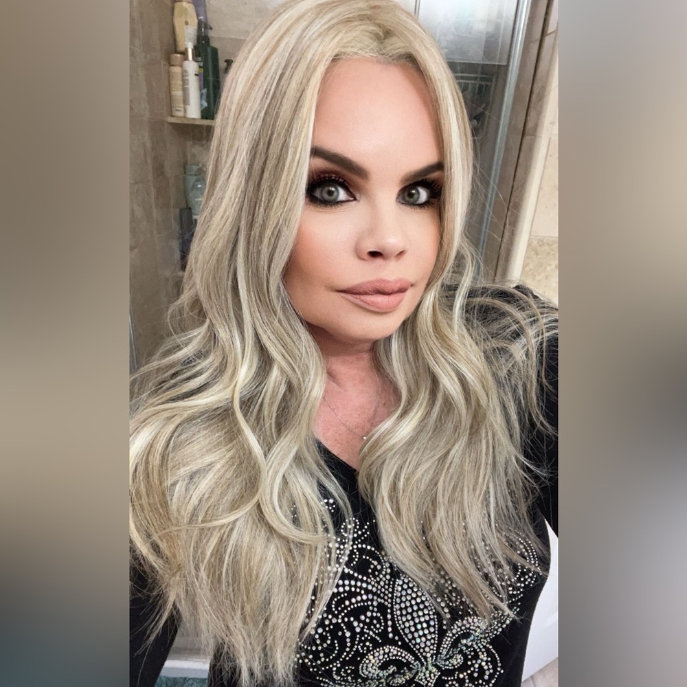 Chic lifestyle Ashley wig aka BelleTress